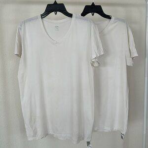 Old Navy V neck T-shirts